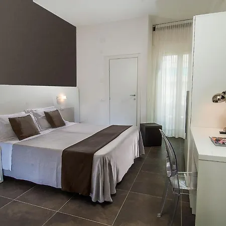 Niagara Hotel 3*